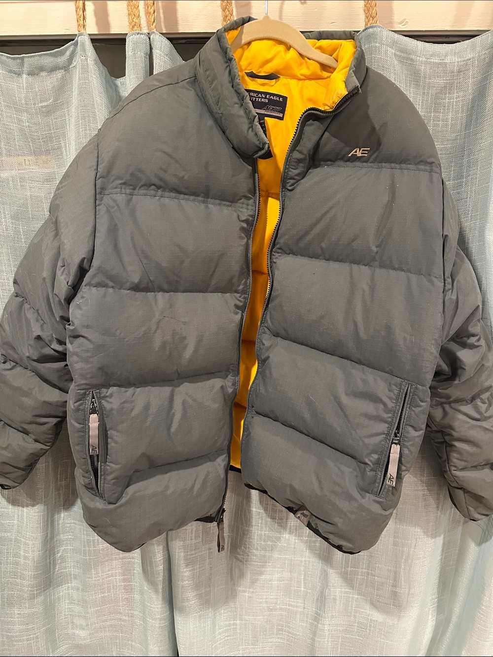 American Eagle Outfitters Gray Puffer Jacket with Yellow Lining